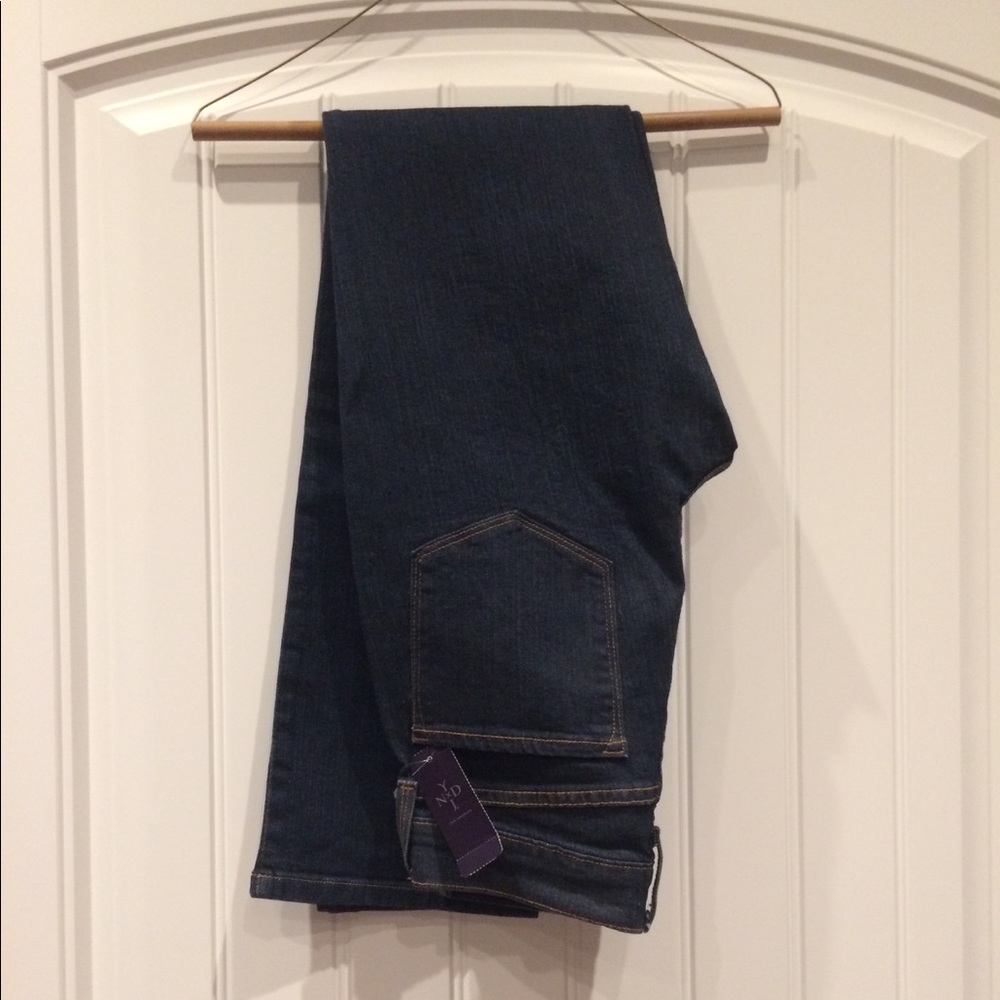 NYDJ Size 2 straight leg jeans NWT